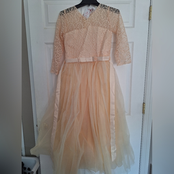 Peach girls Dress - Picture 1 of 3